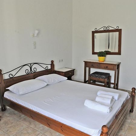 Morfeas Hotel Tripití Buitenkant foto