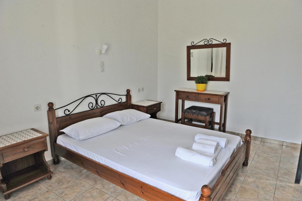 Morfeas Hotel Tripití Buitenkant foto